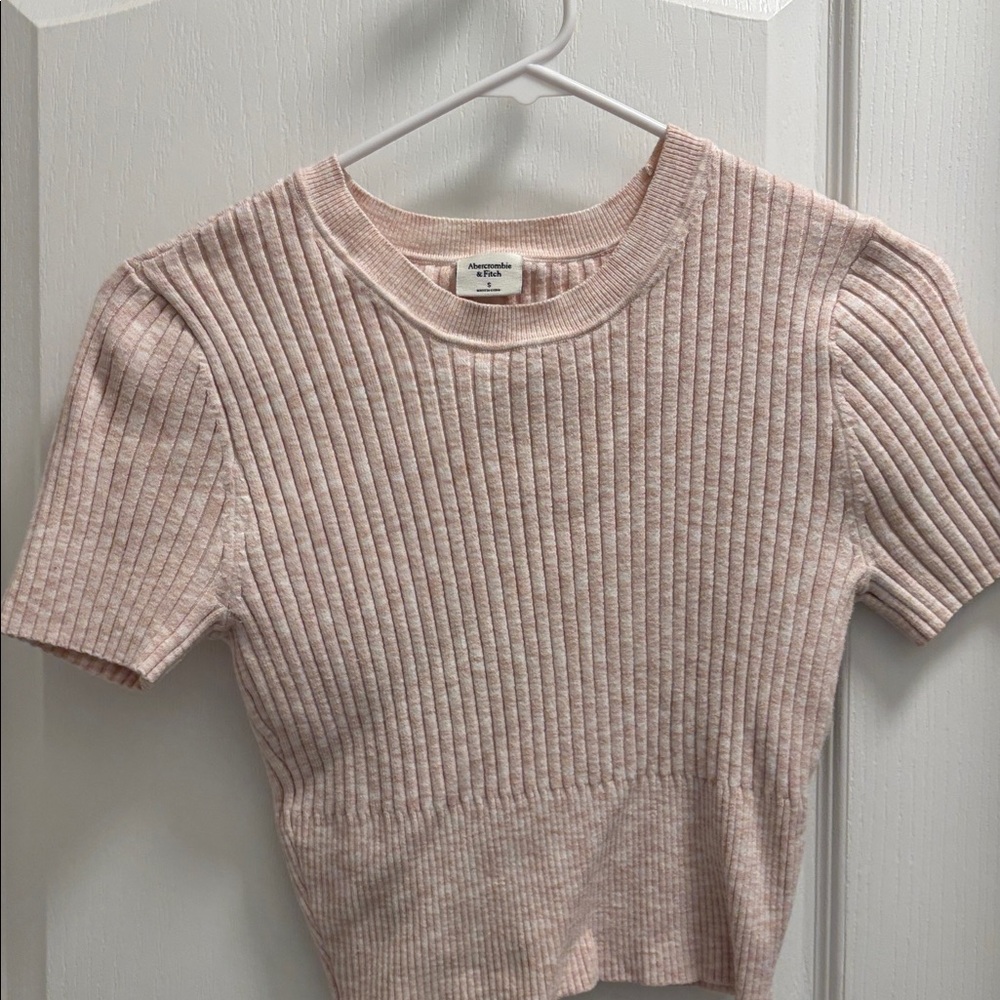 Abercrombie & Fitch Light Pink Ribbed Top